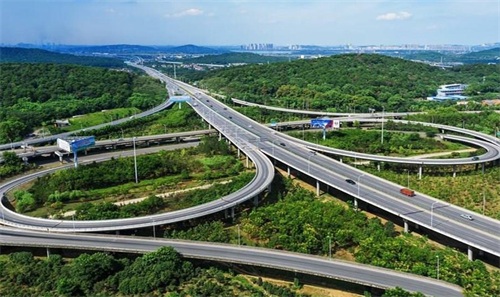 卢龙钢筋套筒应用于高速公路